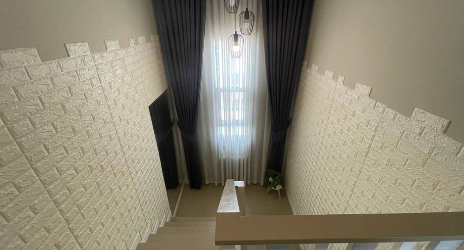 Casa en alquiler de 5 habitaciones en San Kamphaeng, Chiang Mai