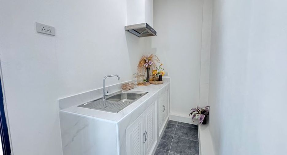 For sale 2 bedrooms townhouse in Bang Lamung, Chonburi