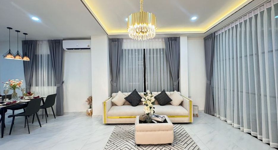 For sale 2 bedrooms townhouse in Bang Lamung, Chonburi