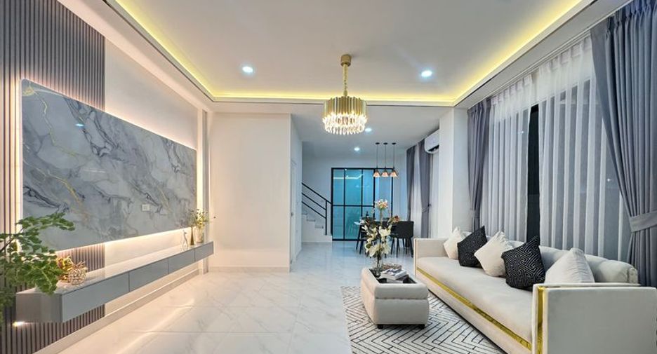 For sale 2 bedrooms townhouse in Bang Lamung, Chonburi