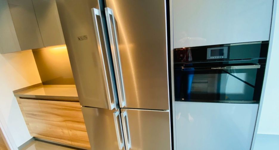 For rent 2 bedrooms condo in Yan Nawa, Bangkok