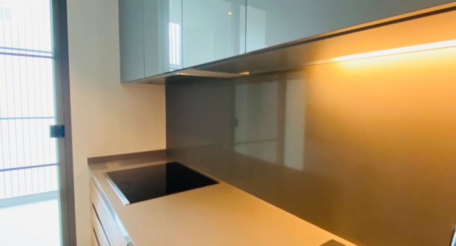 For rent 2 bedrooms condo in Yan Nawa, Bangkok
