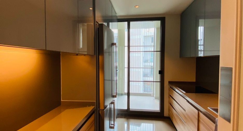 For rent 2 bedrooms condo in Yan Nawa, Bangkok