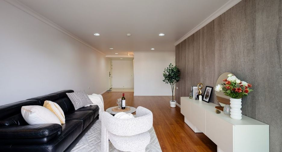 For sale 2 bedrooms condo in Watthana, Bangkok