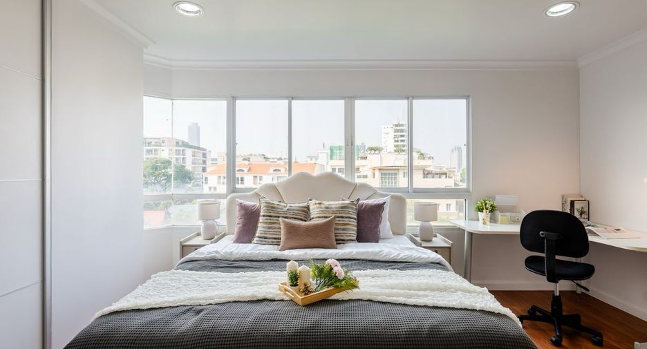 For sale 2 bedrooms condo in Watthana, Bangkok