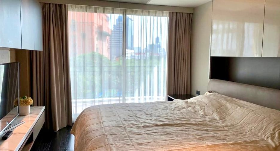 For rent 3 bedrooms condo in Khlong Toei, Bangkok
