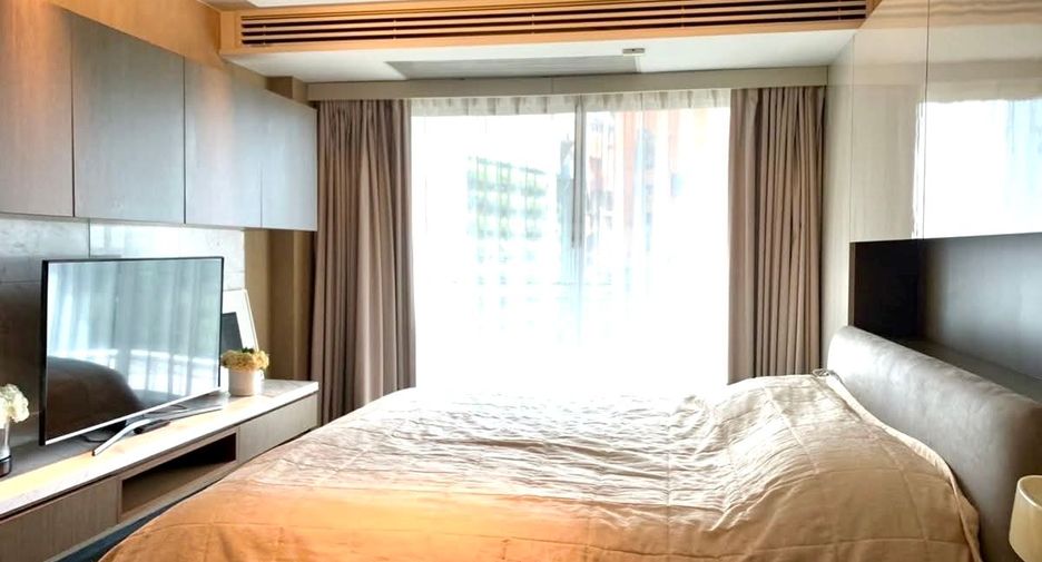 For rent 3 bedrooms condo in Khlong Toei, Bangkok