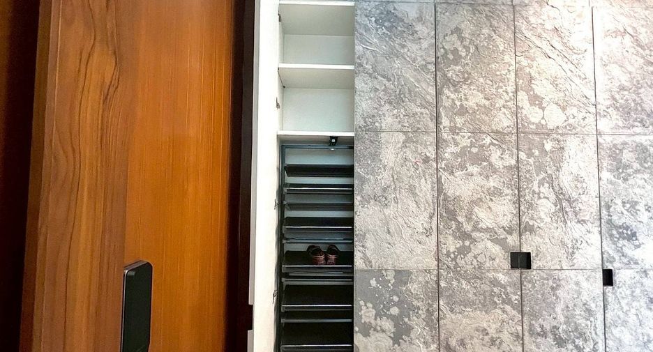 Casa en alquiler de 5 habitaciones en Lak Si, Bangkok