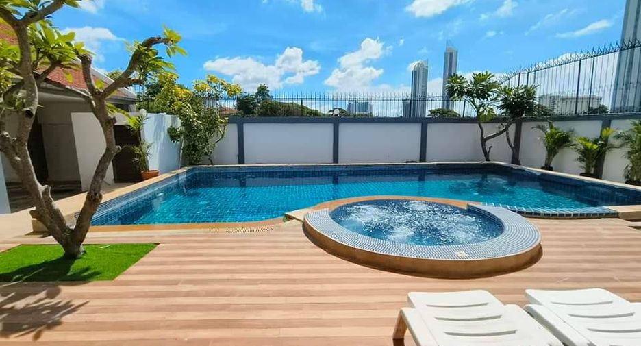 For rent 4 bedrooms house in Jomtien, Pattaya