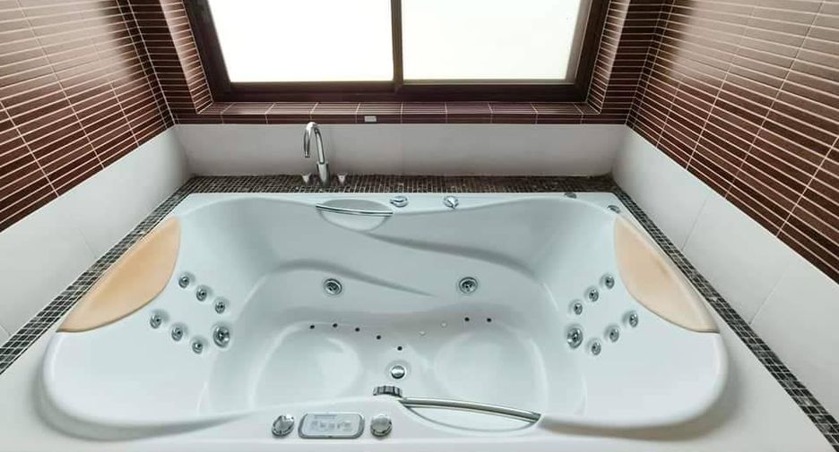 For rent 4 bedrooms house in Jomtien, Pattaya