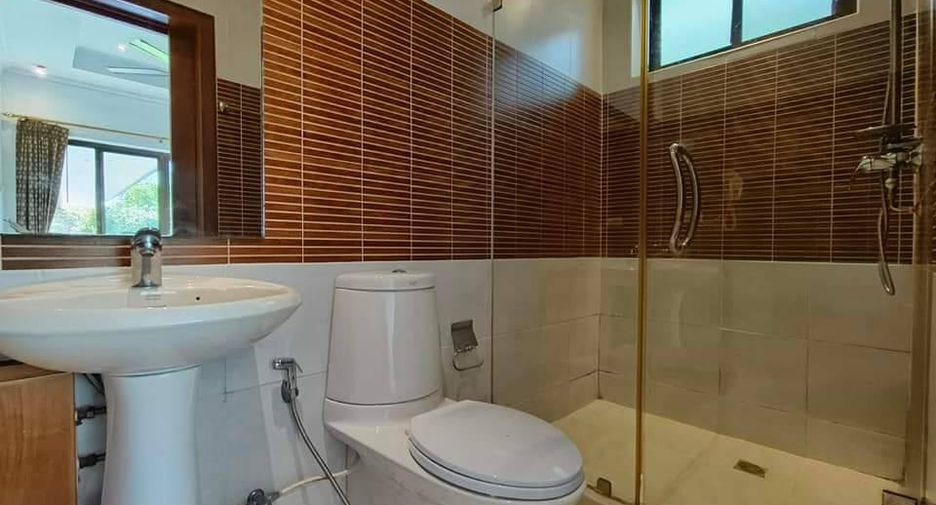 For rent 4 bedrooms house in Jomtien, Pattaya