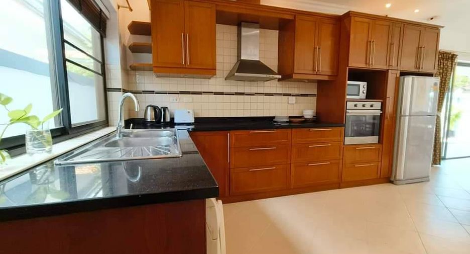 For rent 4 bedrooms house in Jomtien, Pattaya