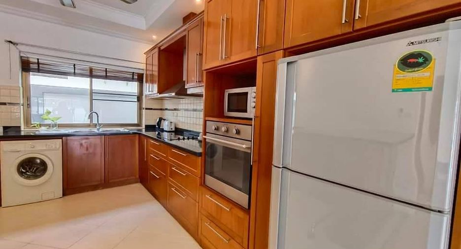 For rent 4 bedrooms house in Jomtien, Pattaya
