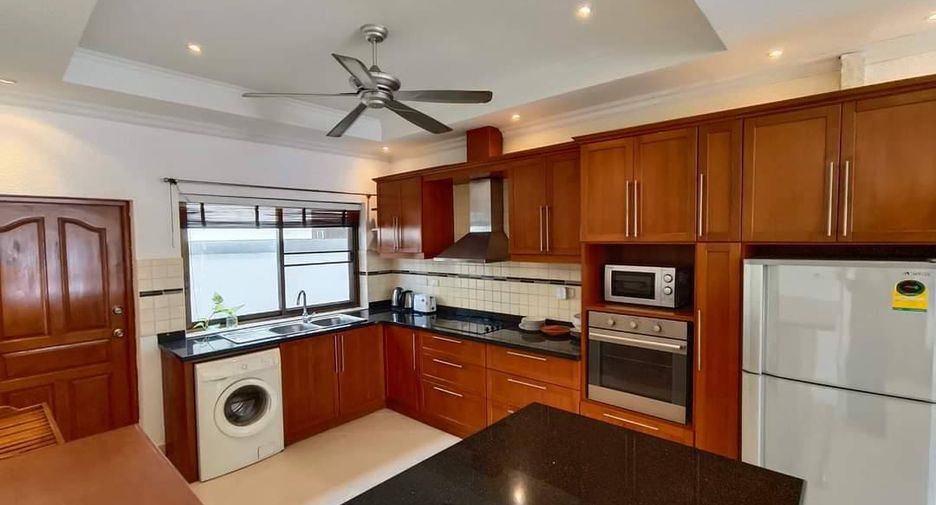 For rent 4 bedrooms house in Jomtien, Pattaya