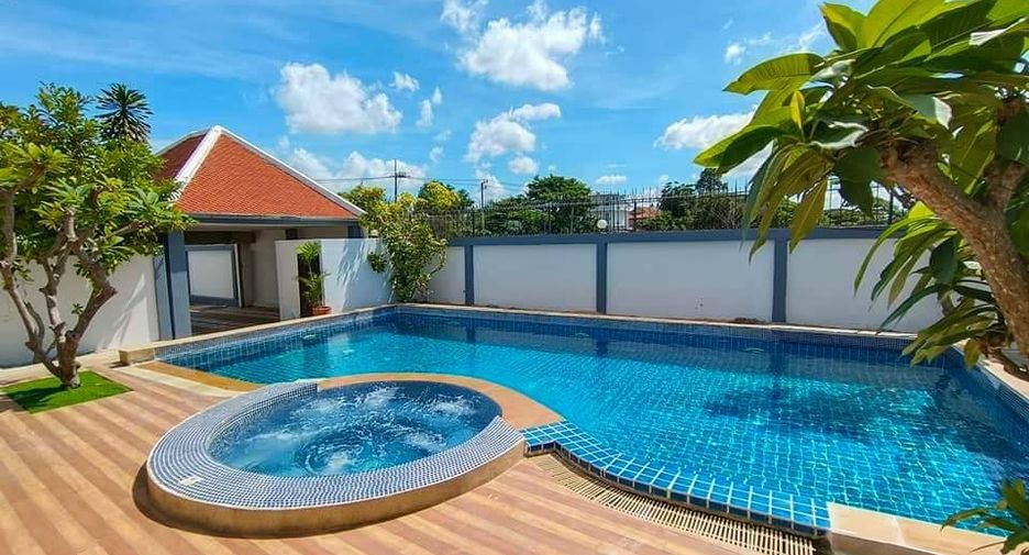 For rent 4 bedrooms house in Jomtien, Pattaya