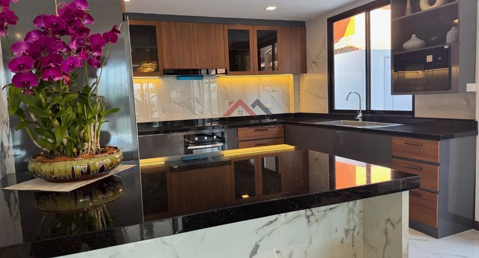 À vendre 6 chambres villa à Bang Lamung, Chonburi