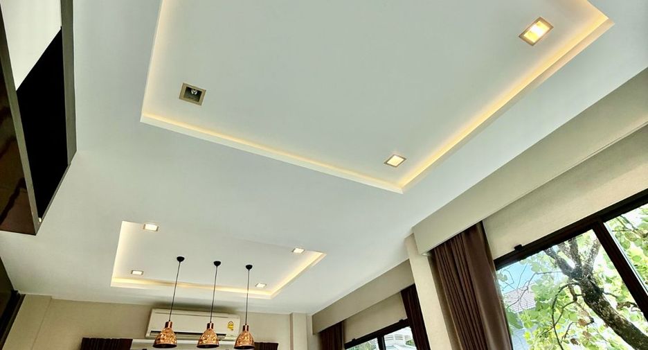 For sale 4 bedrooms house in Mueang Nonthaburi, Nonthaburi