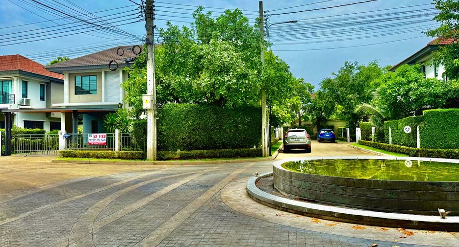 For sale 4 bedrooms house in Mueang Nonthaburi, Nonthaburi