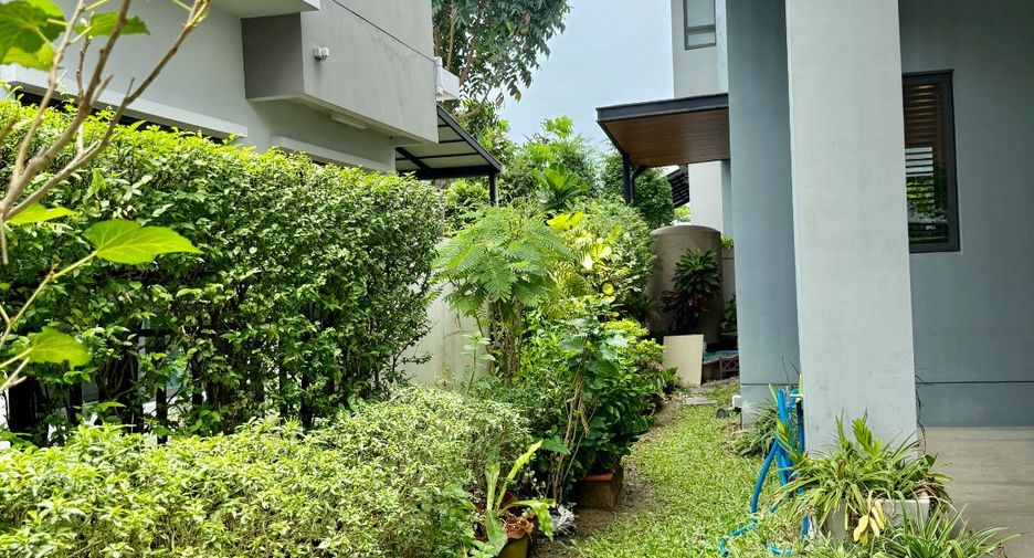 For sale 4 bedrooms house in Mueang Nonthaburi, Nonthaburi
