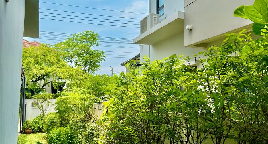 For sale 4 bedrooms house in Mueang Nonthaburi, Nonthaburi