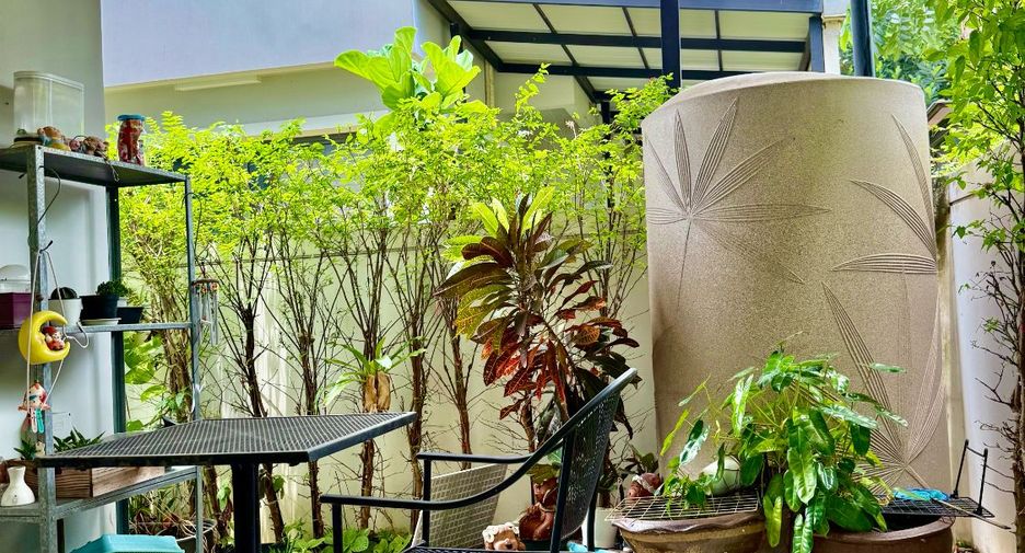 For sale 4 bedrooms house in Mueang Nonthaburi, Nonthaburi