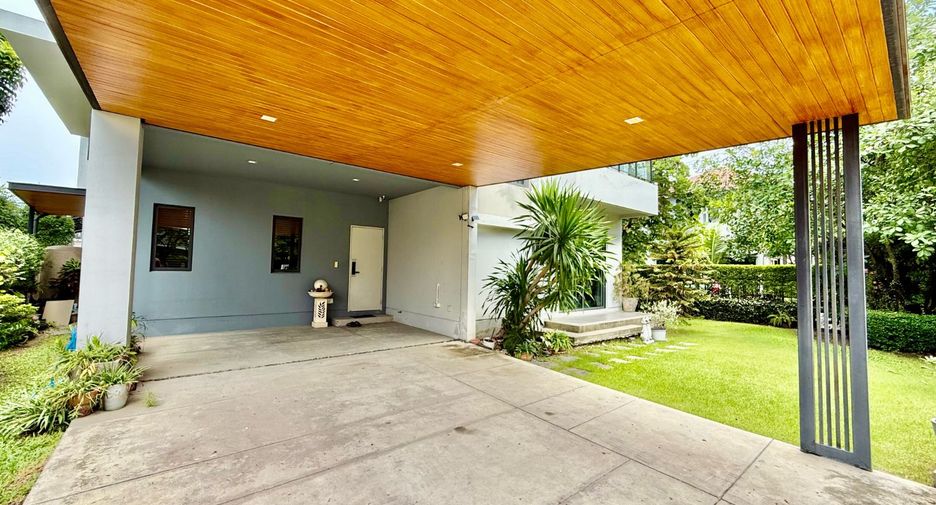 For sale 4 bedrooms house in Mueang Nonthaburi, Nonthaburi