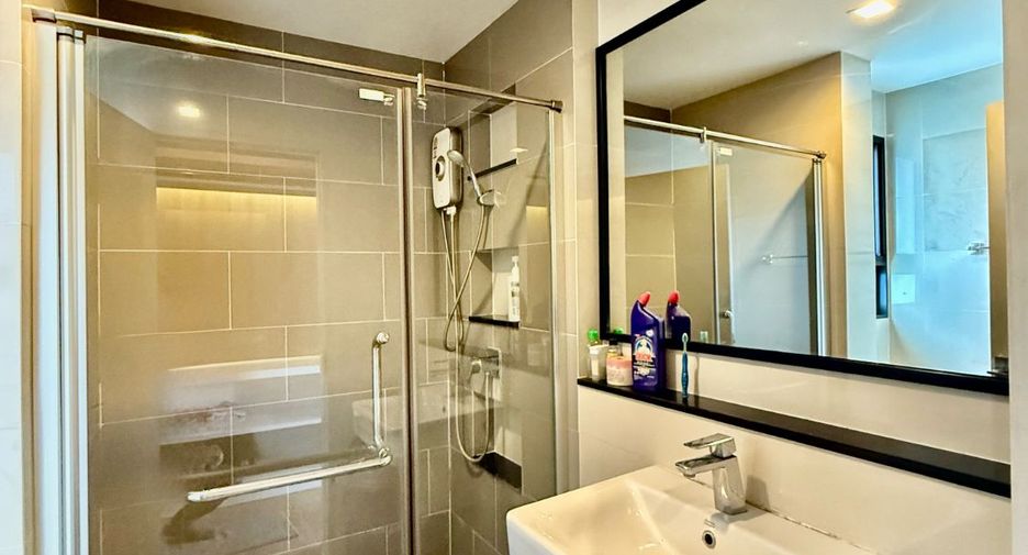 For sale 4 bedrooms house in Mueang Nonthaburi, Nonthaburi
