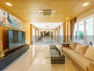 For rent 7 Beds villa in Bang Phli, Samut Prakan