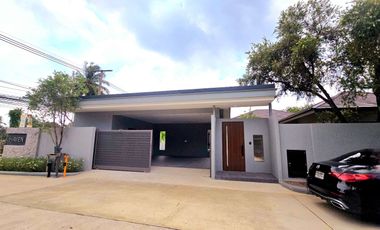 For rent 3 bedrooms villa in Bang Lamung, Chonburi