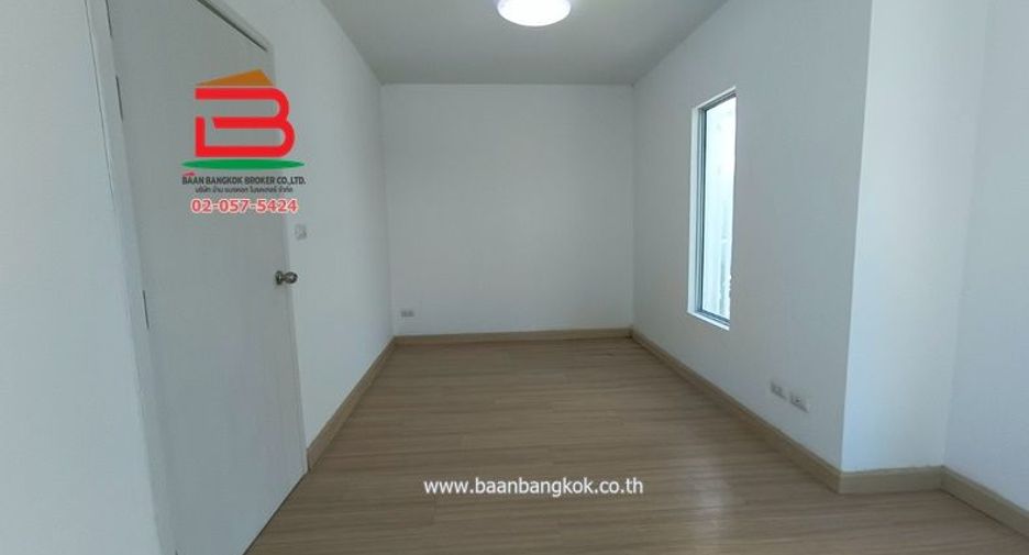 For rent and for sale 3 bedrooms townhouse in Sai Mai, Bangkok