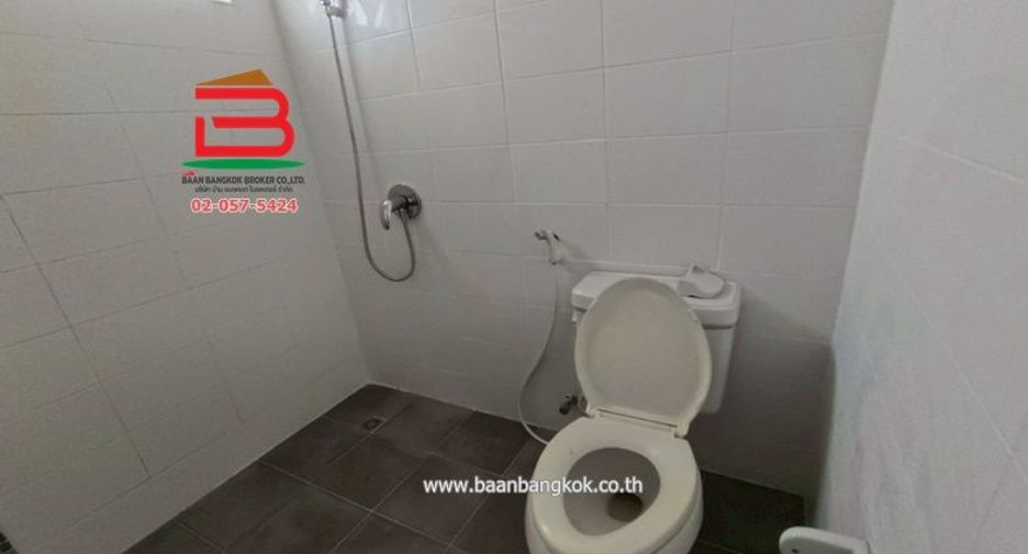 For rent and for sale 3 bedrooms townhouse in Sai Mai, Bangkok