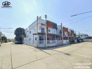 For sale 3 bed townhouse in Mueang Suphanburi, Suphan Buri