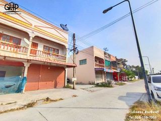 For sale 2 bed townhouse in Mueang Suphanburi, Suphan Buri
