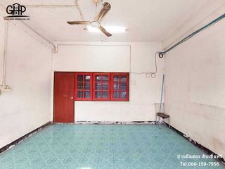 For sale 2 bed townhouse in Mueang Suphanburi, Suphan Buri