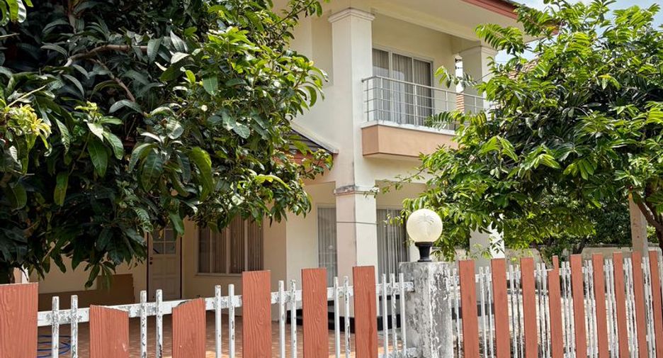 Haus zur Miete mit 3 Zimmer in Si Racha, Chonburi