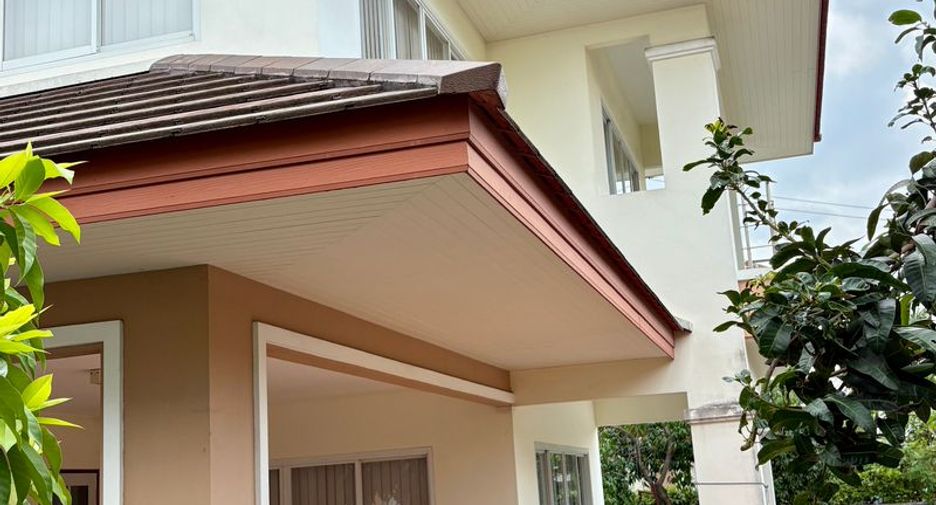 Haus zur Miete mit 3 Zimmer in Si Racha, Chonburi