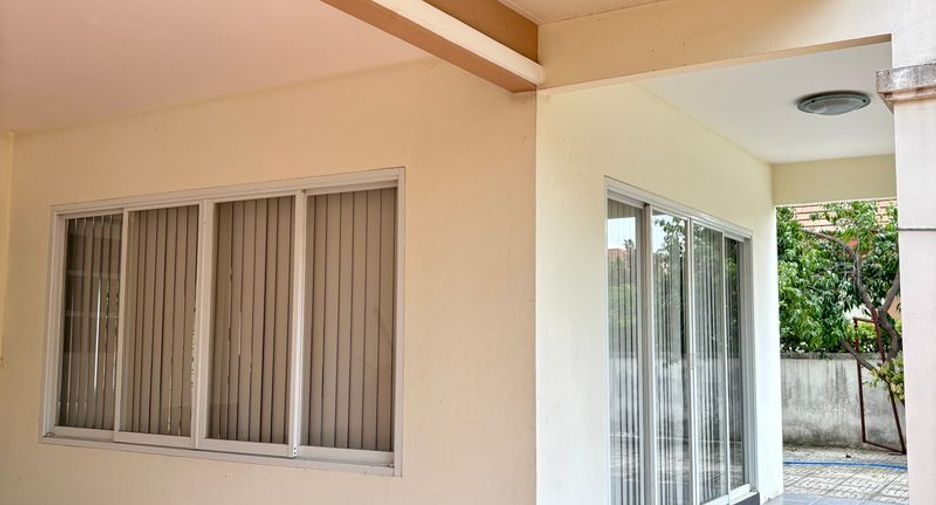 Haus zur Miete mit 3 Zimmer in Si Racha, Chonburi