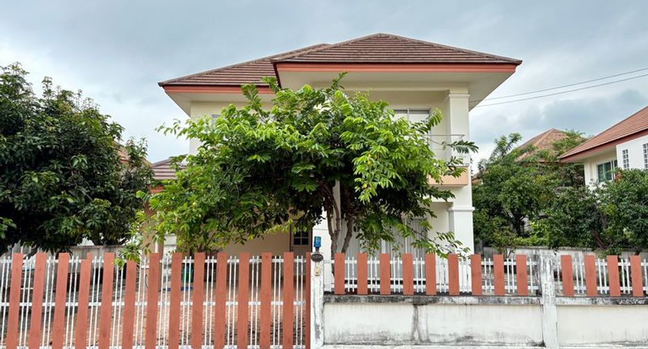 Haus zur Miete mit 3 Zimmer in Si Racha, Chonburi
