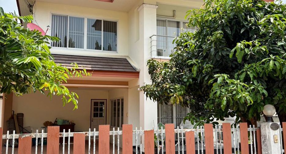 Haus zur Miete mit 3 Zimmer in Si Racha, Chonburi