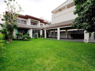 For rent そして for sale 5 Beds house in Khlong Toei, Bangkok