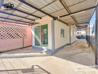 For sale 2 Beds townhouse in Mueang Lop Buri, Lopburi