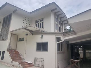 For rent 5 Beds house in Watthana, Bangkok