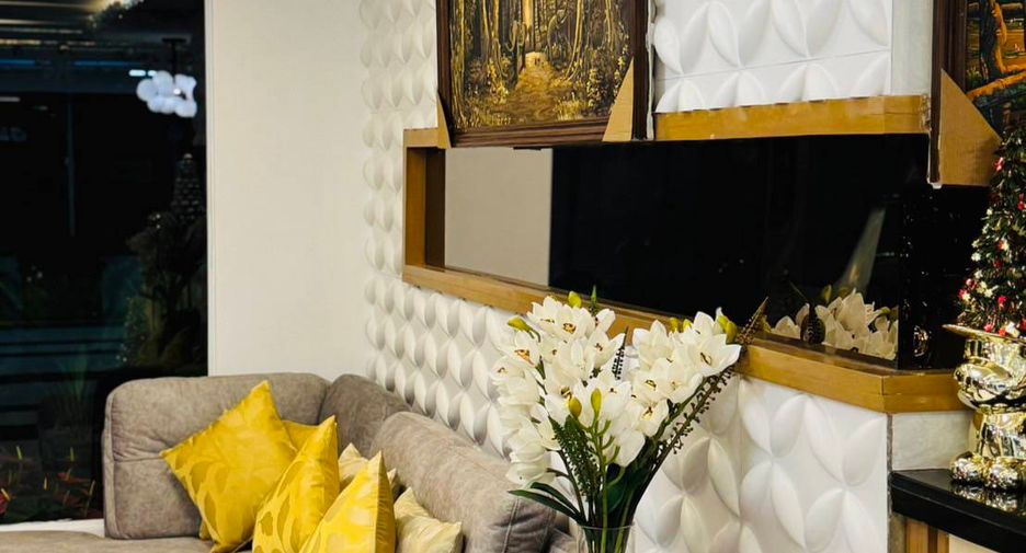 For sale hotel in Khlong Toei, Bangkok