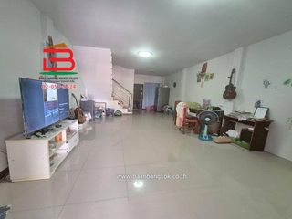 Reihenhaus zum Kauf mit 3 Zimmer in Nong Chok, Bangkok