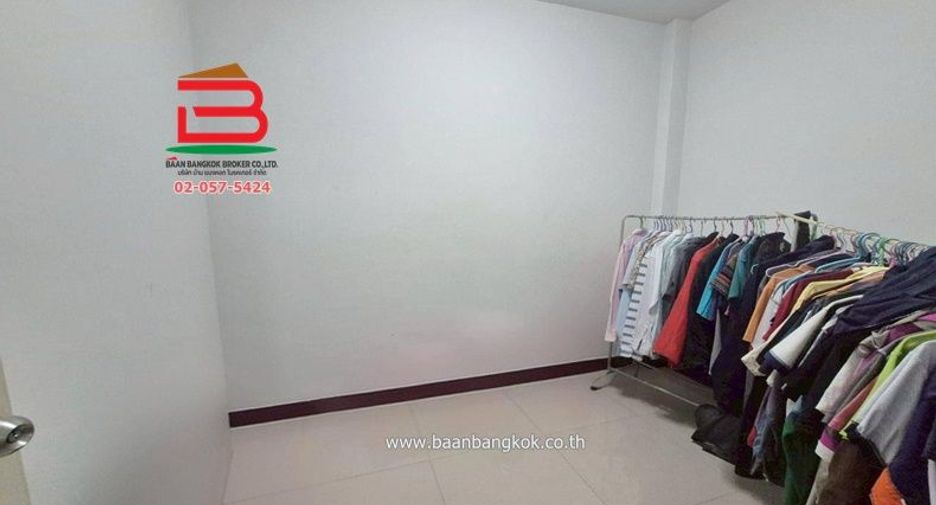 For sale 3 bedrooms townhouse in Nong Chok, Bangkok