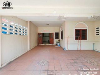 For sale 3 bed townhouse in Mueang Suphanburi, Suphan Buri