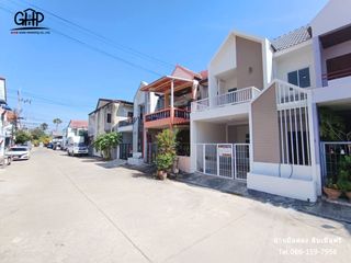 For sale 3 bed townhouse in Ban Pong, Ratchaburi