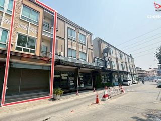 For sale 3 bed retail Space in Thanyaburi, Pathum Thani