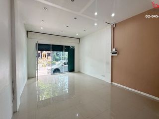 For sale 3 bed retail Space in Thanyaburi, Pathum Thani