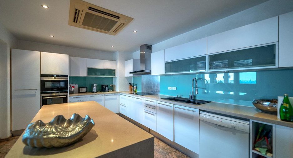 Villa en venta de 7 habitaciones en Bang Lamung, Chonburi